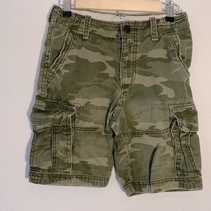 Abercrombie kids camo cargo shorts, size L(14)